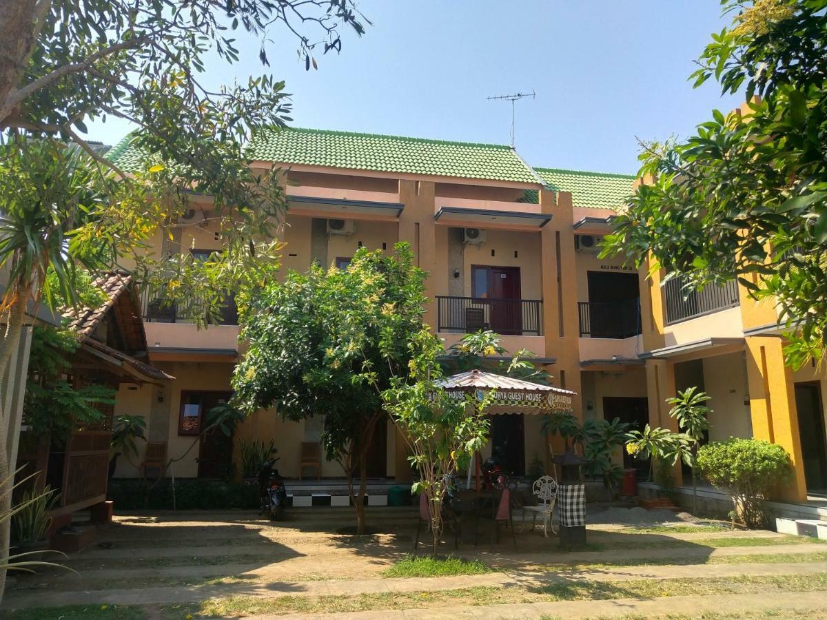 Surya Guest House Probolinggo Exterior photo